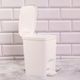 Lixeira-Plastica-com-Pedal-Trama-Branco-12L-8832-Plasutil-5.jpg